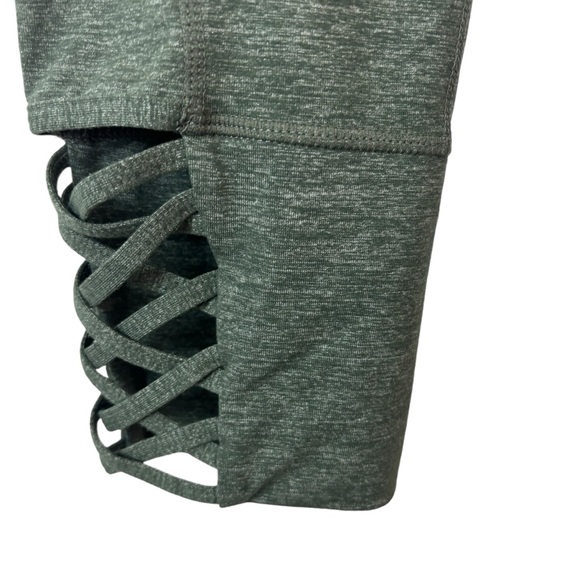 Athleta Mind Over Mat Lattice Capri Leggings Dark Green Athletic Workout Size XS - Picture 5 of 11